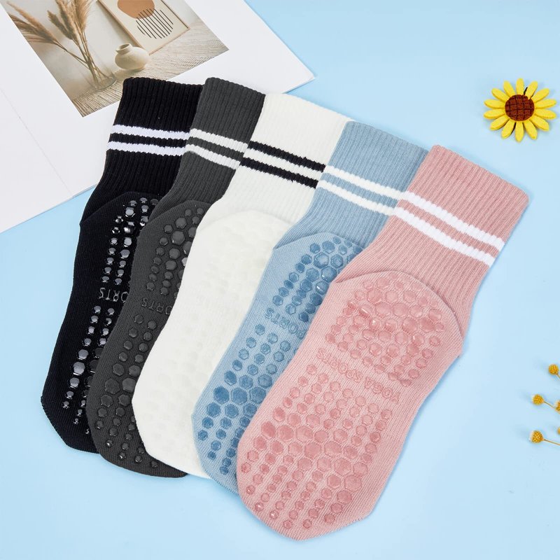 4 Pairs Grip Socks for Women – Non Slip Pilates & Yoga Socks with Grips (Variation: 4 Pairs-Mixed 3)