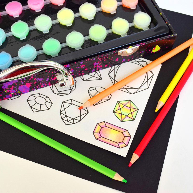 Glow and Neon Art Set with 61 Pieces for Children & Adults - Craft Kit