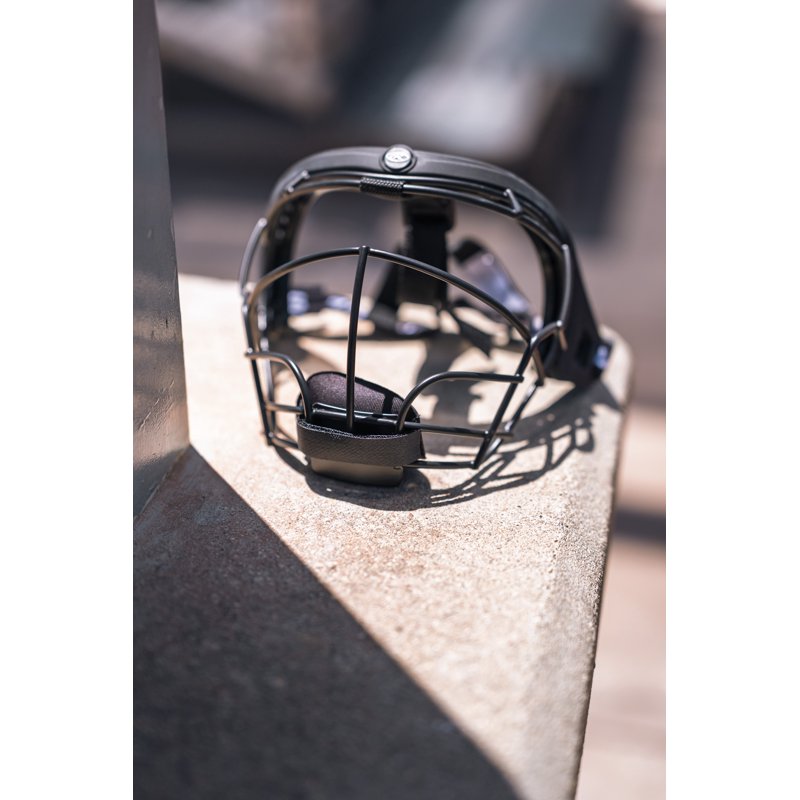 Softball Fielder's Mask - Protective Metal Mask for Infield & Outfield