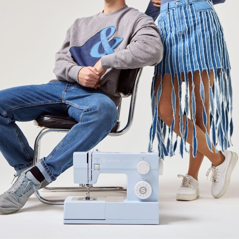 Heavy Duty Sewing Machine with 97 Stitches and Accessories