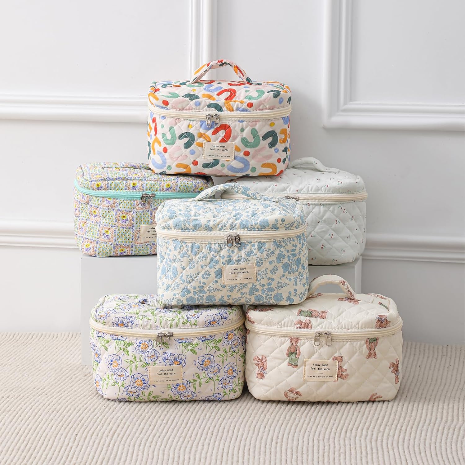 uekeboag Large Travel Quilted Makeup Bag for Women, Floral Cotton Cosmetic Bag, Coquette Aesthetic Floral Toiletry Organizer Bag