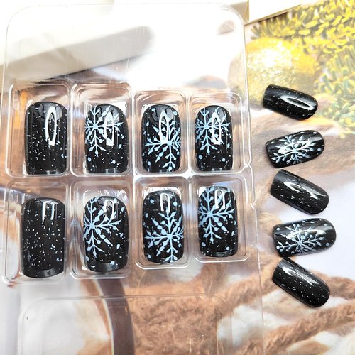 Christmas Black Press on Nails Short Square Fake Nails with White Snowflake Starry Night Designs Glossy Coffin False Nails Cute Glue on Nails Holiday Artificial Stick on Nails for Women Girls 24Pcs