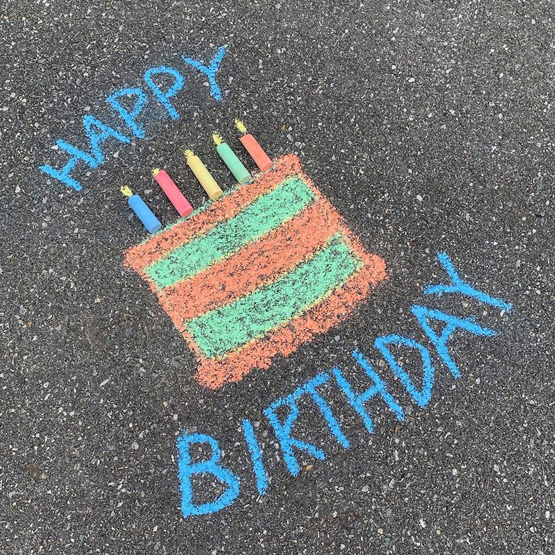 Multicolor Washable Sidewalk Chalk Set for Outdoor Creativity - 32 Pieces