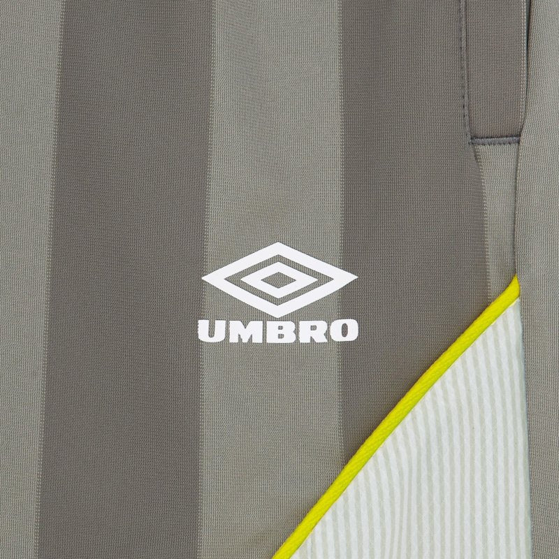 Umbro Men’s Relaxed Fit Panelled Short - Brushed Nickel/Brilliant White/Blazing Yellow, Size M