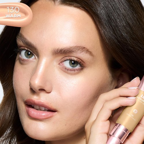L’Oréal Paris Lumi Le Glow Skin Tint, Lightweight Water-Based Tinted Serum with Foundation-Like Coverage, Glow Illuminator, Warm 130, 0.85 Fl Oz