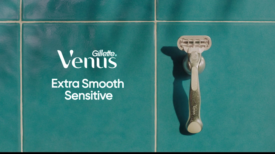 Venus Deluxe Sensitive Women's Razor Blade Refills - Pack of 6