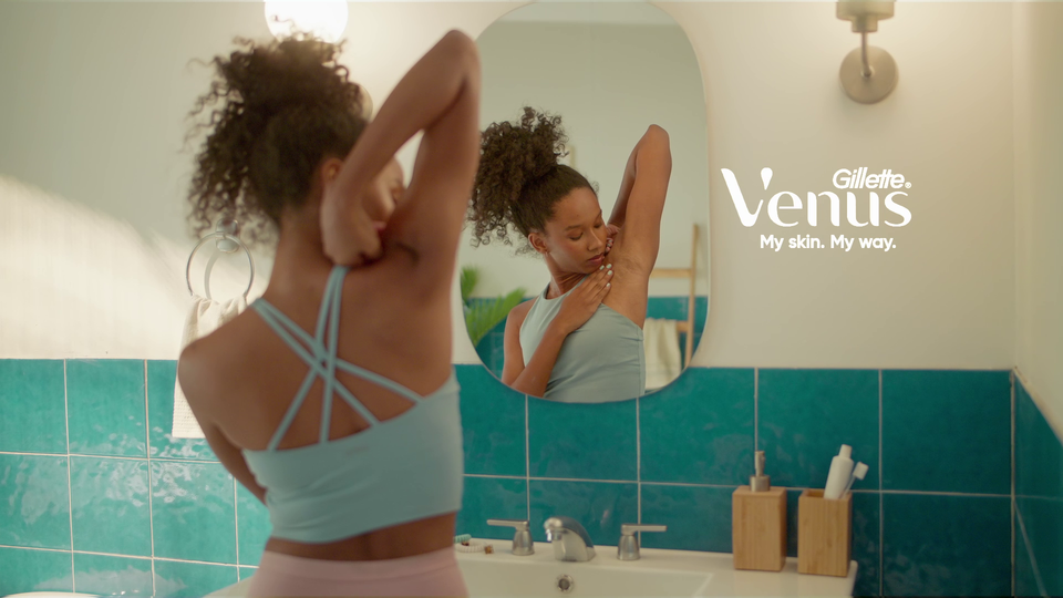 Women’s Razor Blade Refills for Venus ComfortGlide - White Tea Scented 8 Pack