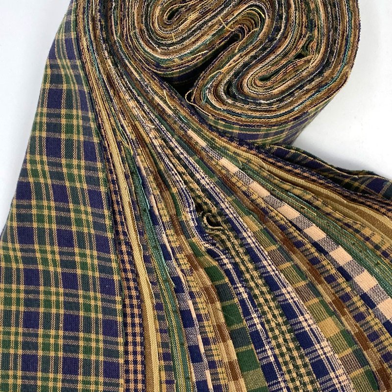 Precut Quilt Fabric Jelly Roll - Blue Green Plaid 22 Strips 2.5x44 inches