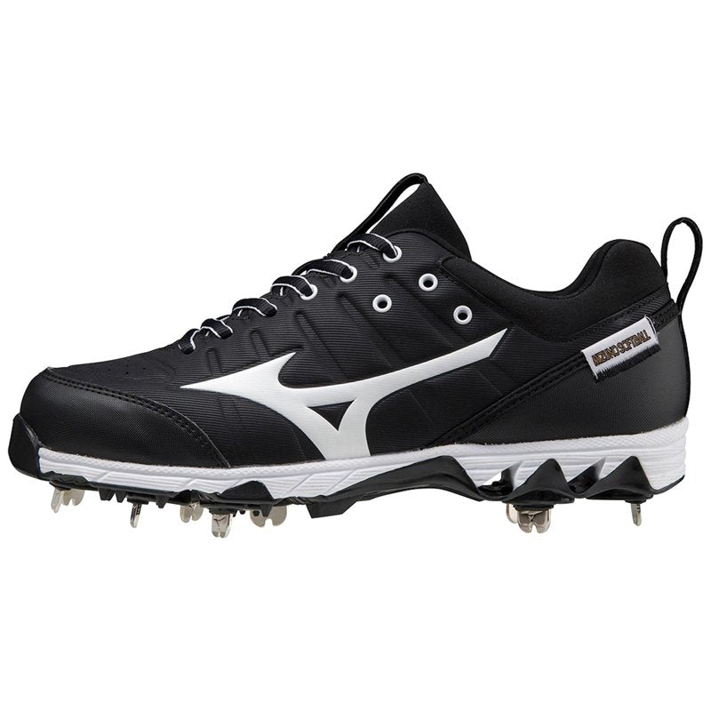 Women's Metal Softball Cleats - Mizuno 9-Spike Swift 7 Low Performance Shoes