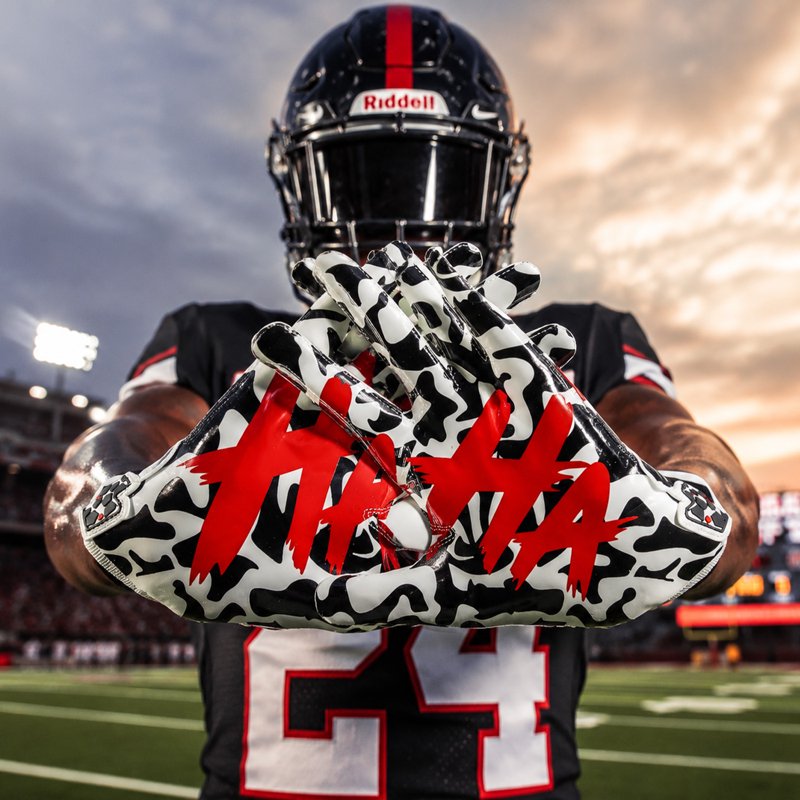 Football Receiver Gloves with Sticky Grip for Youth & Adults - Reinforced, Breathable, Lightweight