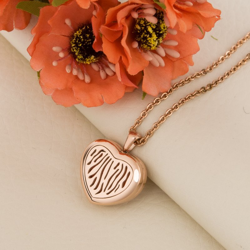 Aromatherapy Necklace with Diffuser Pendant and Reusable Felt Pads - Gift Set