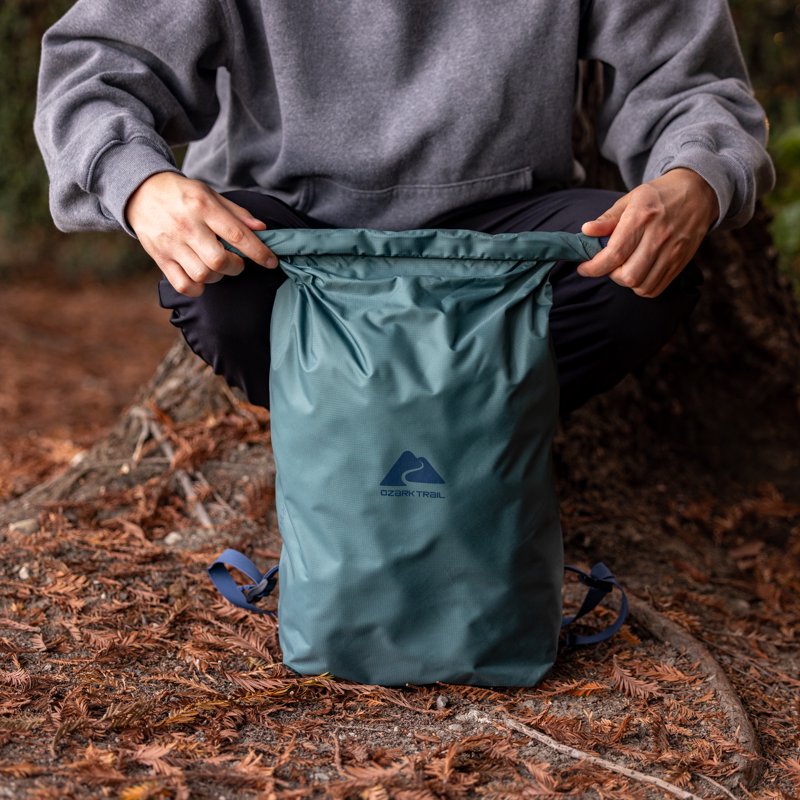 Waterproof Backpack 15L Unisex Hiking and Travel Bag with Roll-Top Closure