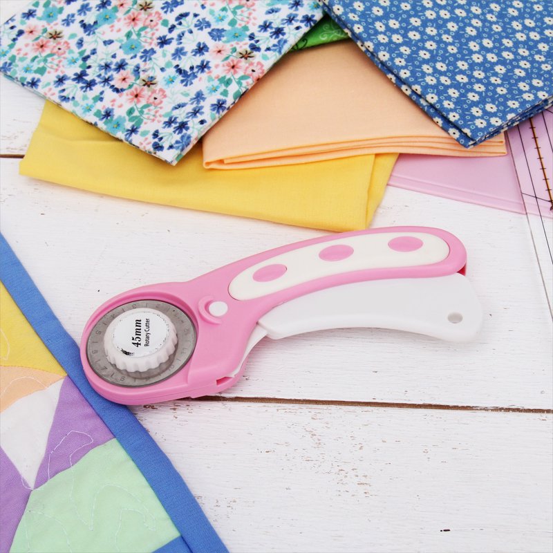 Rotary Cutter Set with 45mm Blade, Self-Healing Cutting Mat & Quilting Ruler