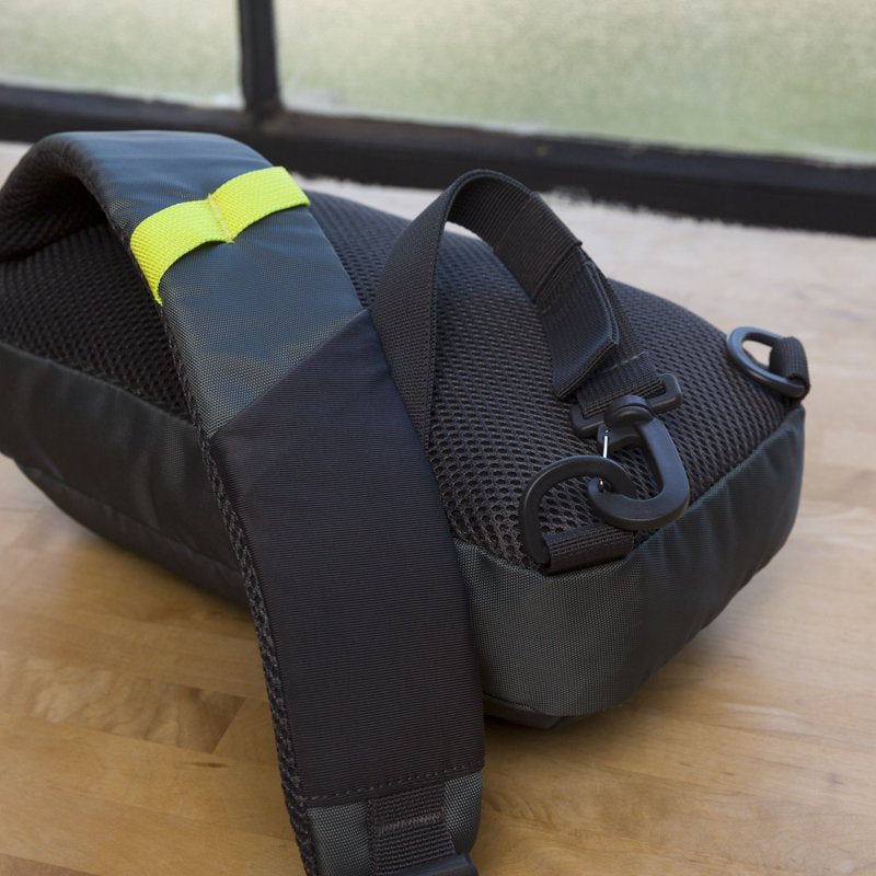 Unisex 4.5L Urban Sling Sports Shoulder Bag - Gray & Black Options