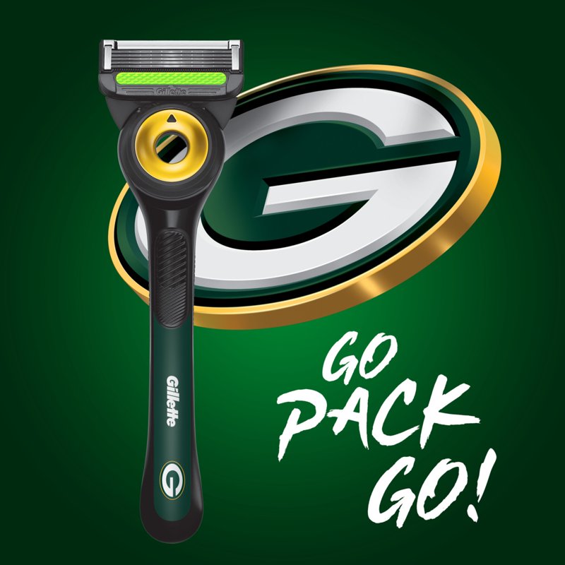 Gillette Razor Bundle with Magnetic Stand & Blade Refills - Packers Gameday