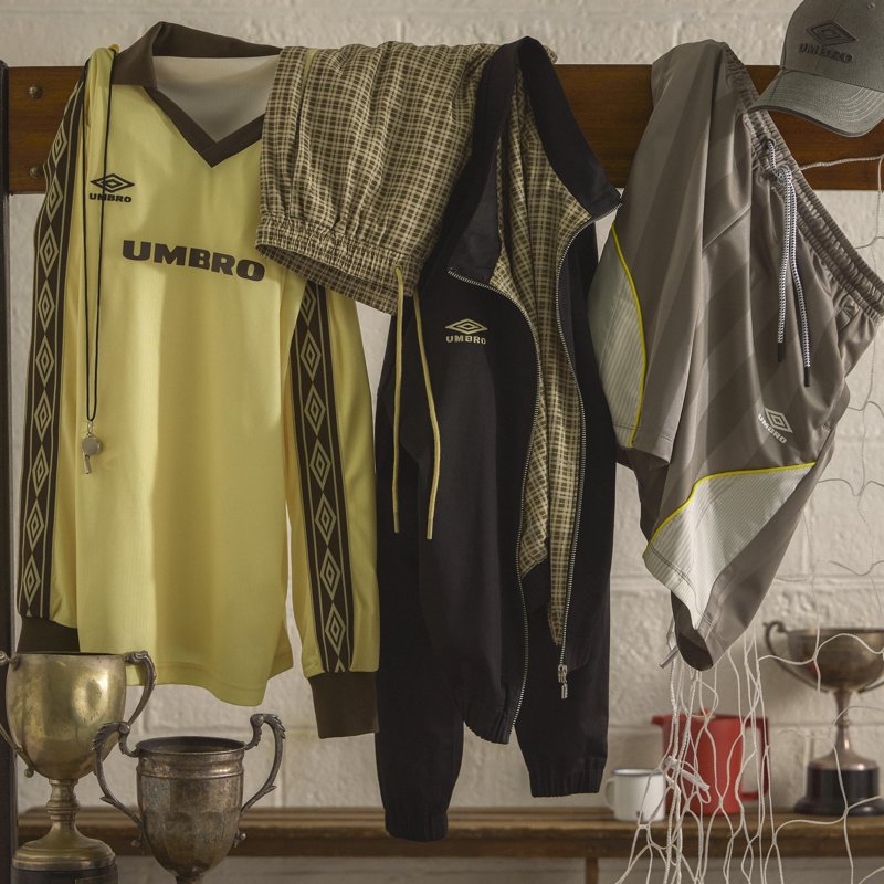 Umbro Men’s Relaxed Fit Panelled Short - Brushed Nickel/Brilliant White/Blazing Yellow, Size M