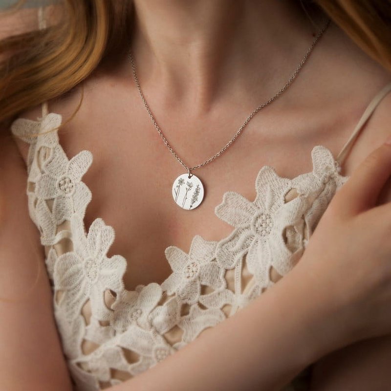 Personalized Birth Flower Necklace - Custom Family Gift for Mom, Silver, Gold, Rose Gold