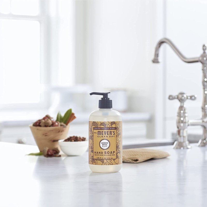 Liquid Hand Soap with Acorn Spice Scent - Gentle & Moisturizing