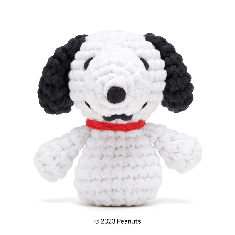 Snoopy Crochet Kit for Beginners by The Woobles – Amigurumi Starter Kit