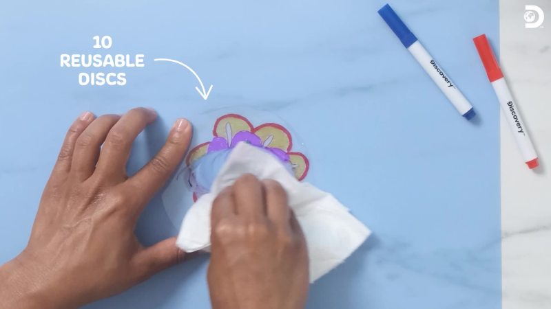 Children's Doodle Projector Light Art Station - Reusable Discs & Markers