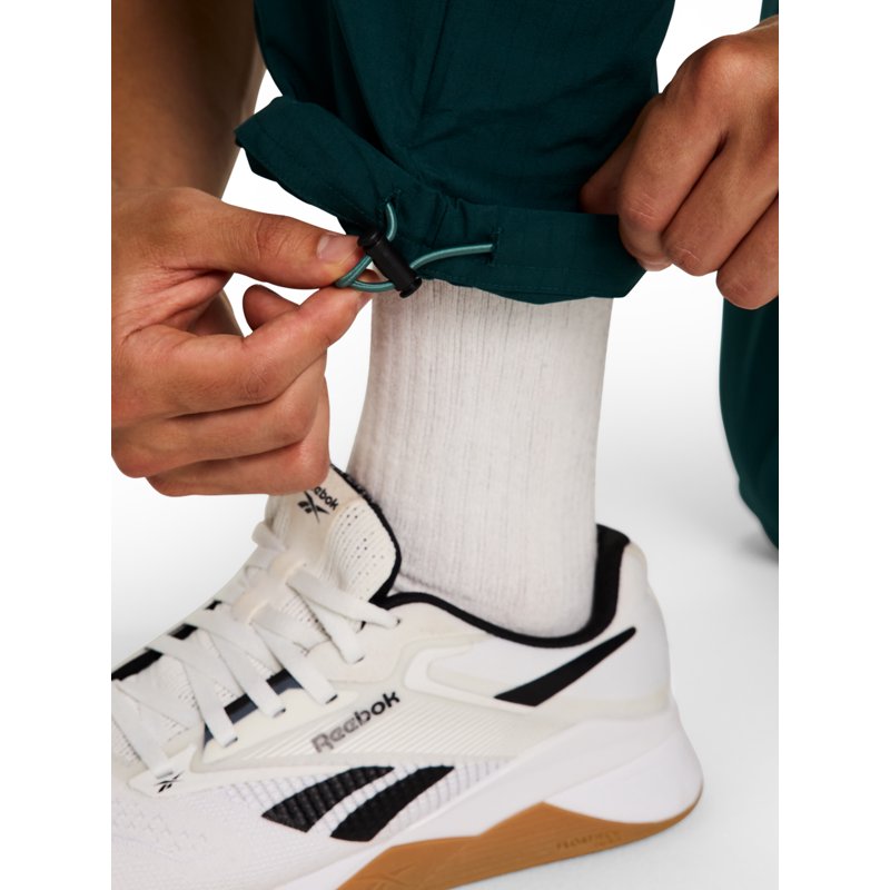 Men's Cargo Pants with Adjustable Waist & Multiple Pockets – Reebok Summit