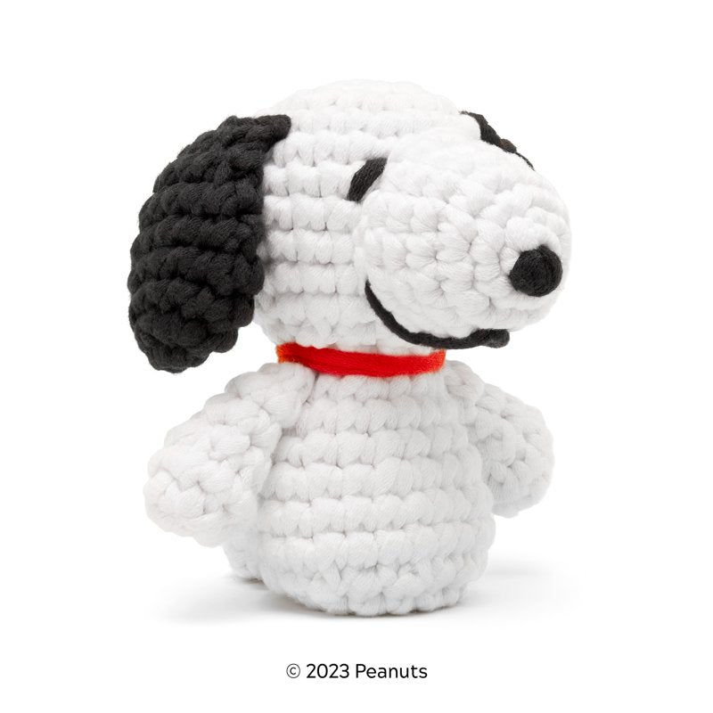 Snoopy Crochet Kit for Beginners by The Woobles – Amigurumi Starter Kit