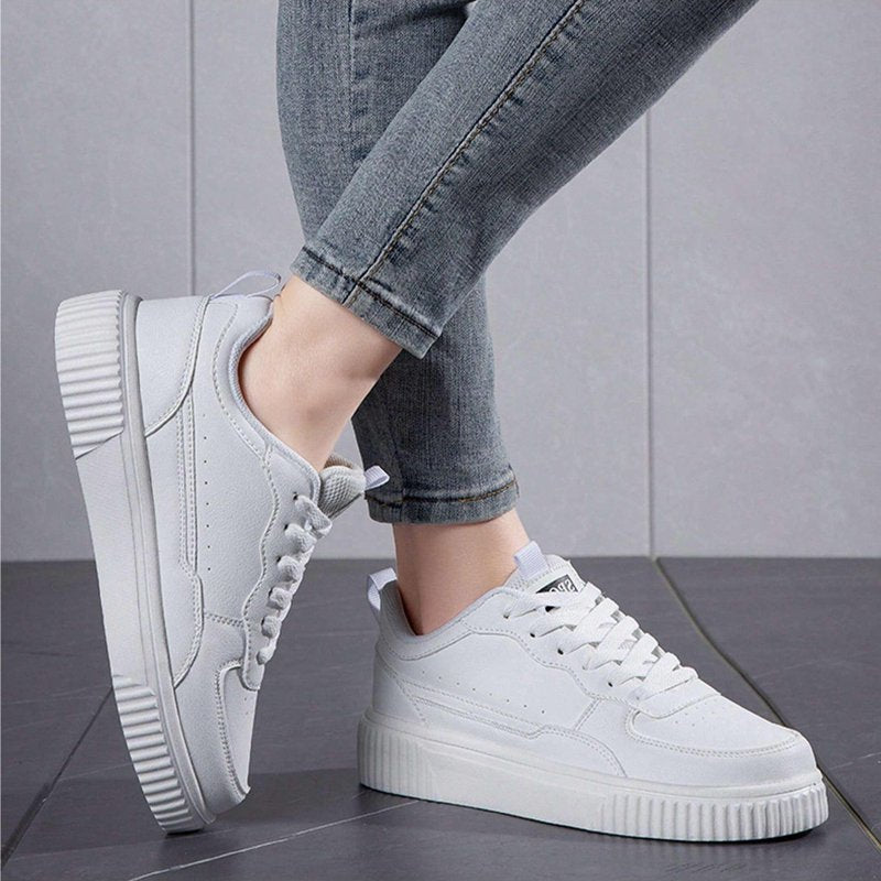 Women's Lightweight Breathable Casual Slip-On Sports Shoes with Color Block Design