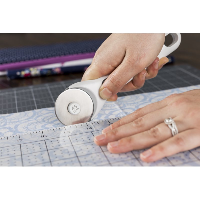 45mm Rotary Cutter for Fabric Cutting - Precise, Safe & Comfortable Handle