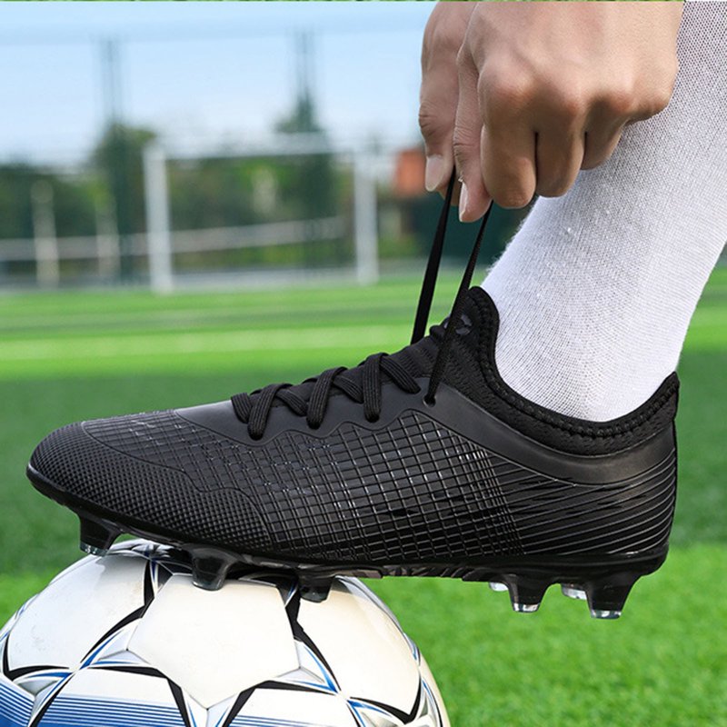 SXcggal Kids Soccer Shoes – Outdoor Low Top Training Shoes, Black