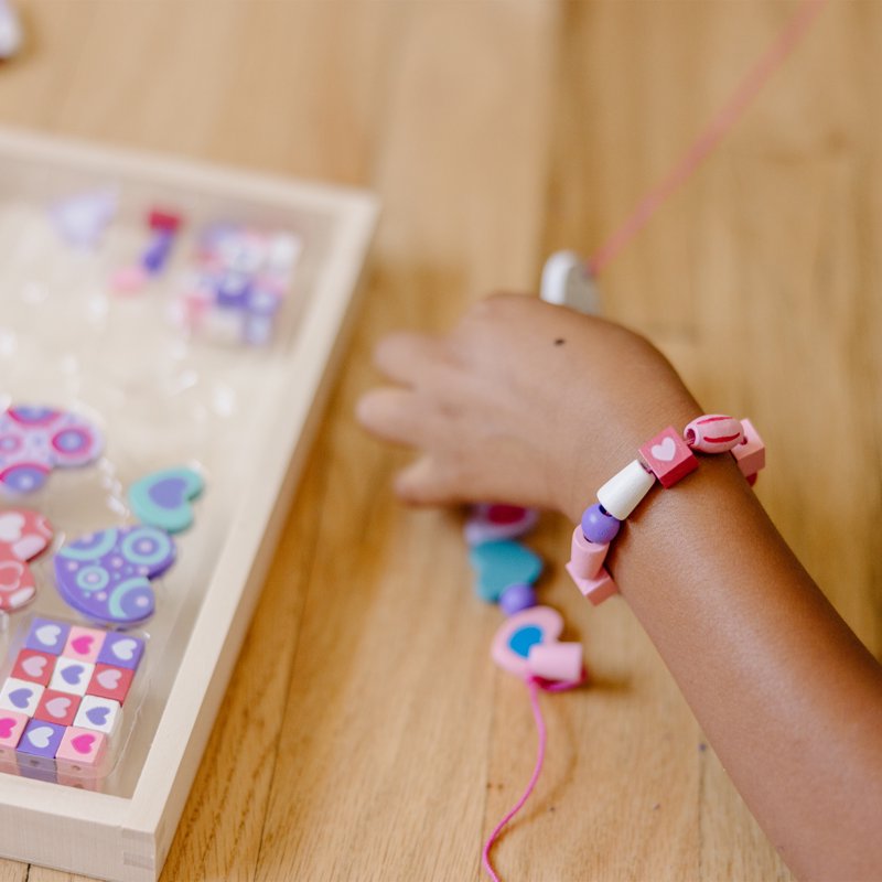 Wooden Bead Jewelry Making Kit with Heart-Shaped Beads & Cords for Kids