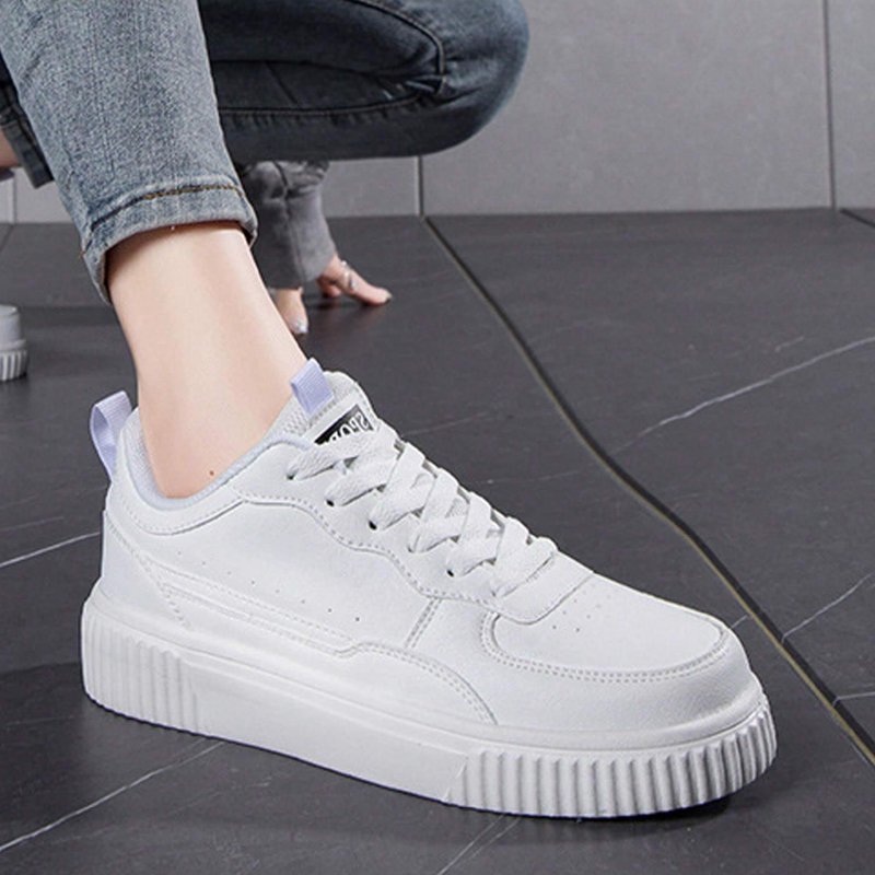 Women's Lightweight Breathable Casual Slip-On Sports Shoes with Color Block Design