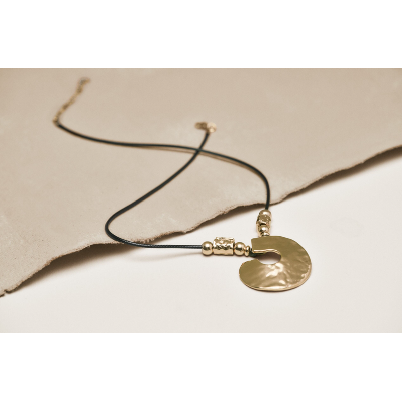 Jessica Simpson Women's Disc Pendant Necklace - 20 Inch Gold Chain with Extender