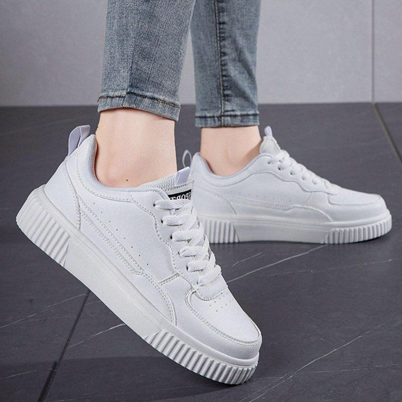 Women's Lightweight Breathable Casual Slip-On Sports Shoes with Color Block Design